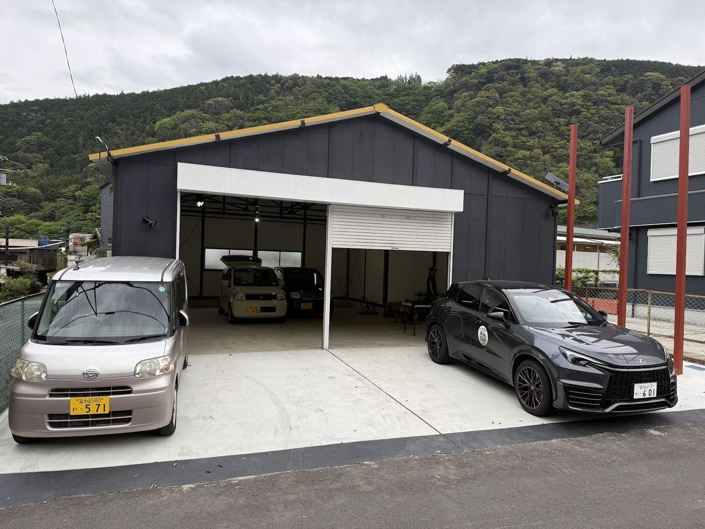 Fuji Premium Car Rental Hakone Shop — Hakone branch of our popular Kawaguchiko rental shop
